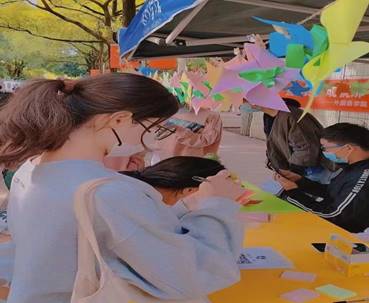 说明: e3c69b1744518acda13dd08fcc72320