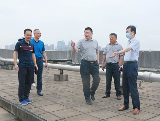 长沙市工信局党组书记局长康小平率队来校调研5g建设情况