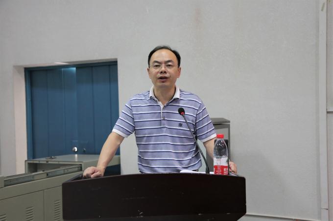 校长杨小云作《长沙学院绩效工资实施方案(试行)》的报告